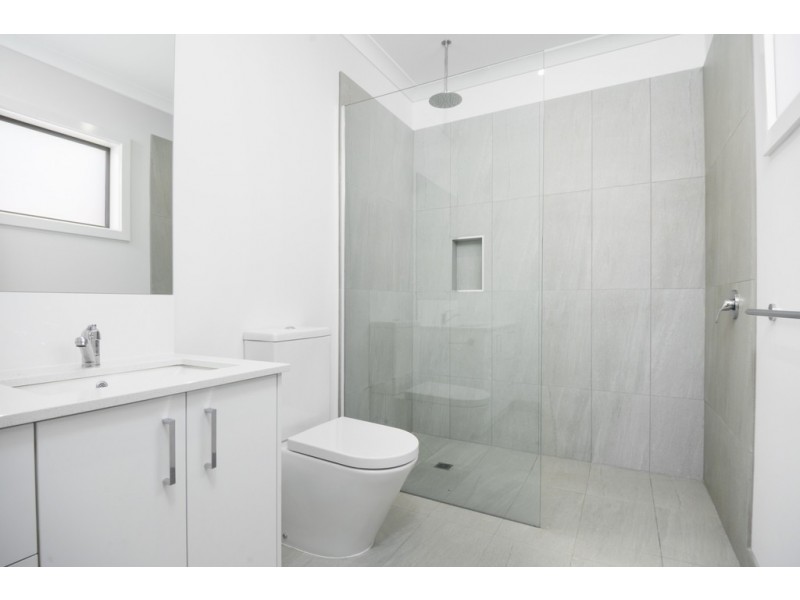 28 Roscommon Avenue, Alfredton VIC 3350