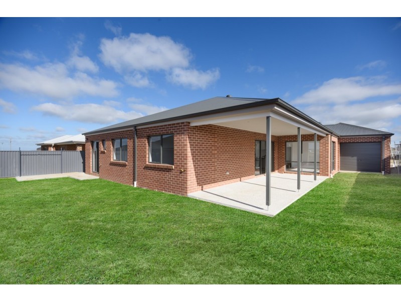 28 Roscommon Avenue, Alfredton VIC 3350