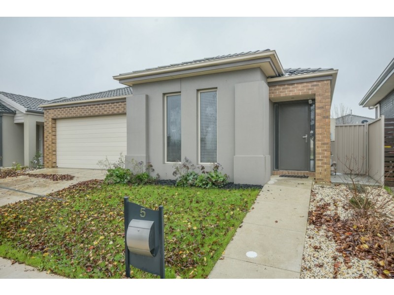 5 Oxley Bend, Alfredton VIC 3350