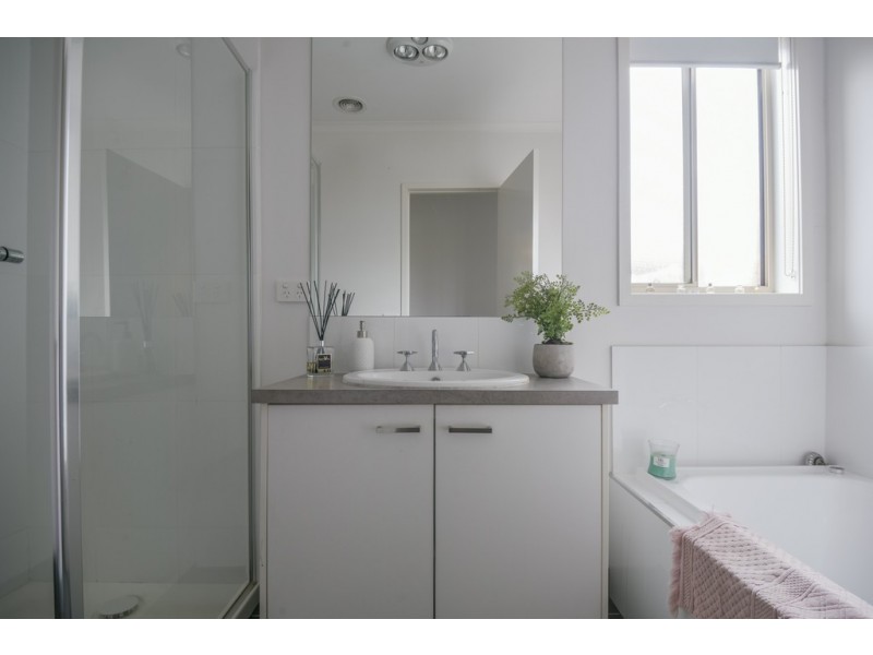 5 Oxley Bend, Alfredton VIC 3350