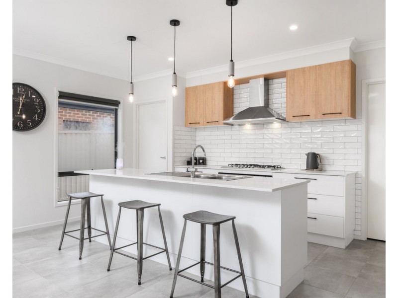 97 Ascot Gardens Drive, Delacombe VIC 3356