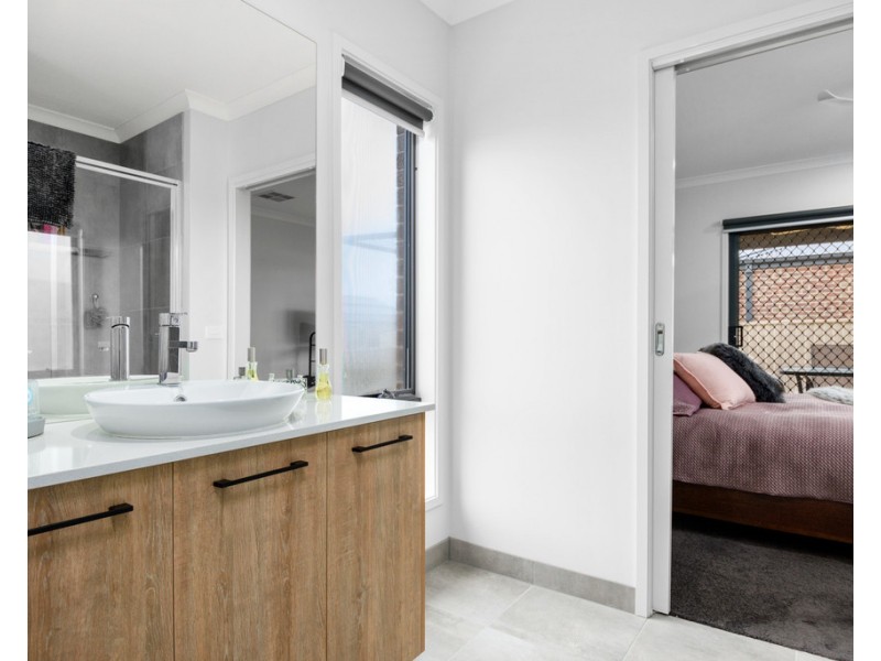 97 Ascot Gardens Drive, Delacombe VIC 3356