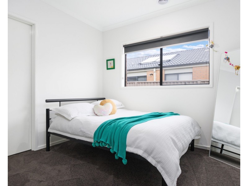 97 Ascot Gardens Drive, Delacombe VIC 3356