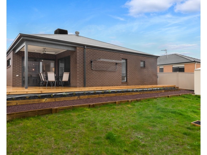 97 Ascot Gardens Drive, Delacombe VIC 3356