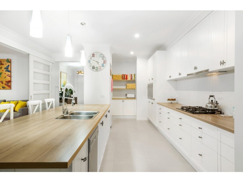 15 Greenhaven Court, Mount Clear VIC 3350