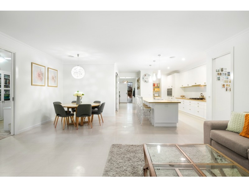 15 Greenhaven Court, Mount Clear VIC 3350