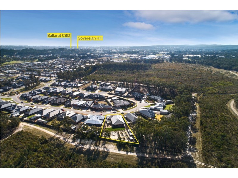 15 Greenhaven Court, Mount Clear VIC 3350