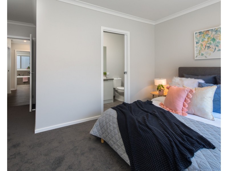 17/10 Bells Lane, Brown Hill VIC 3350