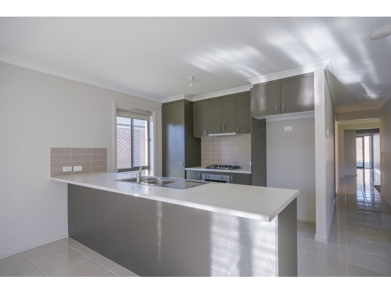 26 McDonald Drive, Mitchell Park VIC 3355