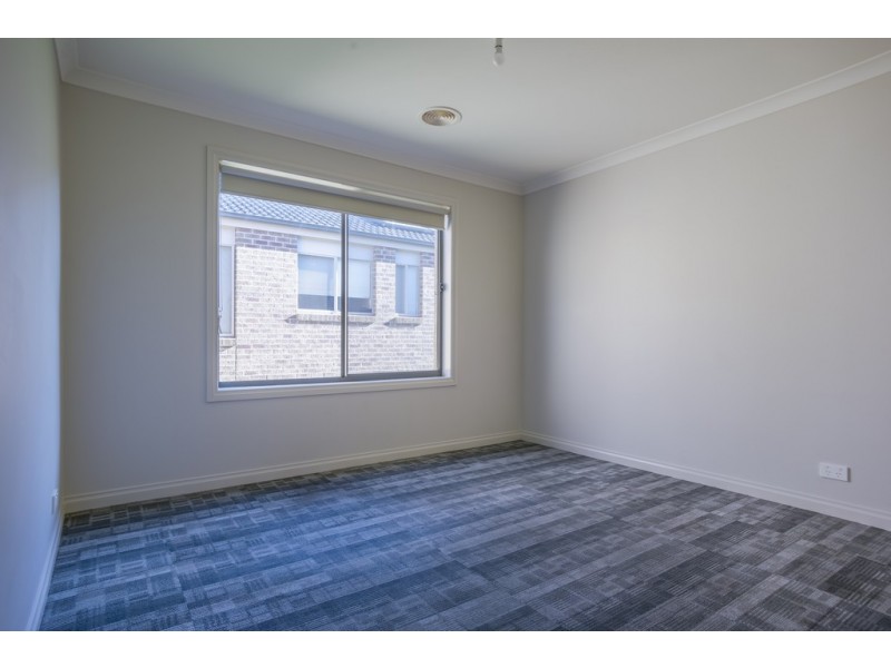 26 McDonald Drive, Mitchell Park VIC 3355