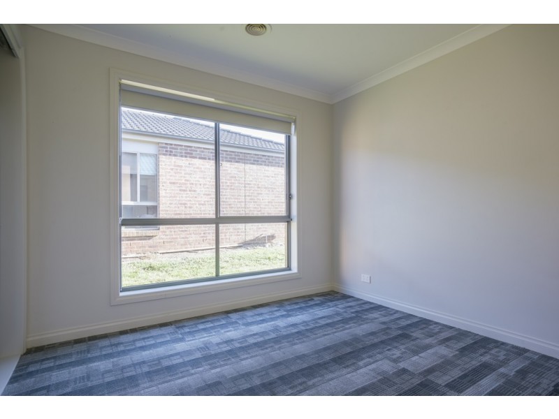 26 McDonald Drive, Mitchell Park VIC 3355