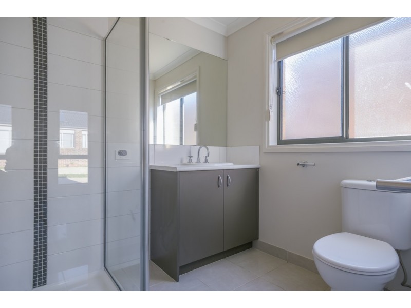 26 McDonald Drive, Mitchell Park VIC 3355
