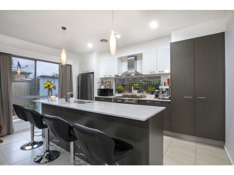 17 Balanada Close, Alfredton VIC 3350