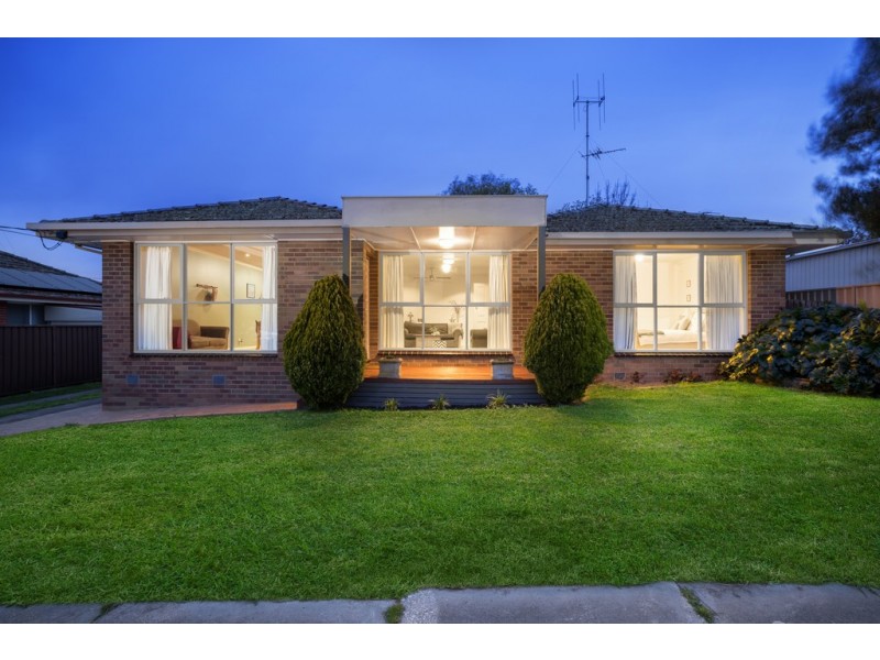 7 Sherwood Street, Wendouree VIC 3355