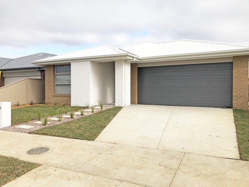 36 Neway Avenue, Delacombe VIC 3356