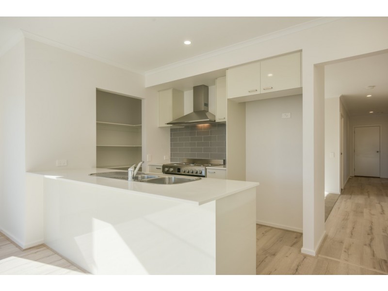 36 Neway Avenue, Delacombe VIC 3356