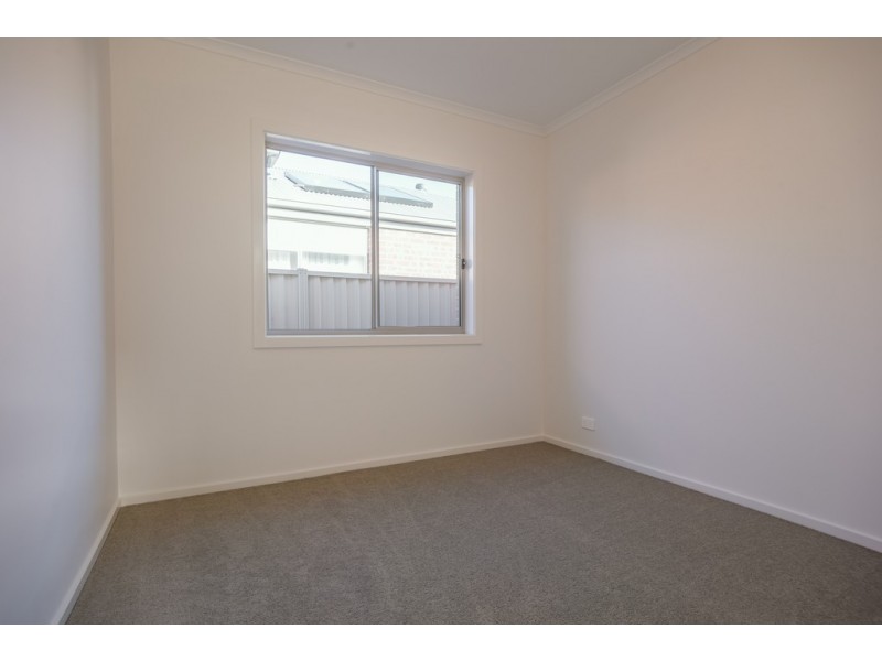 36 Neway Avenue, Delacombe VIC 3356