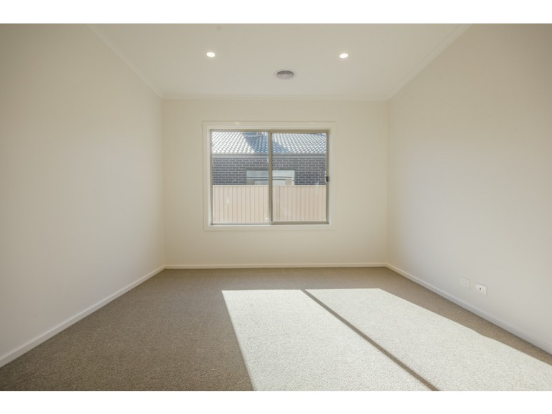 36 Neway Avenue, Delacombe VIC 3356