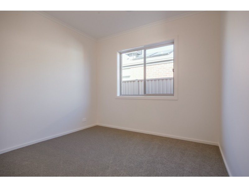 36 Neway Avenue, Delacombe VIC 3356