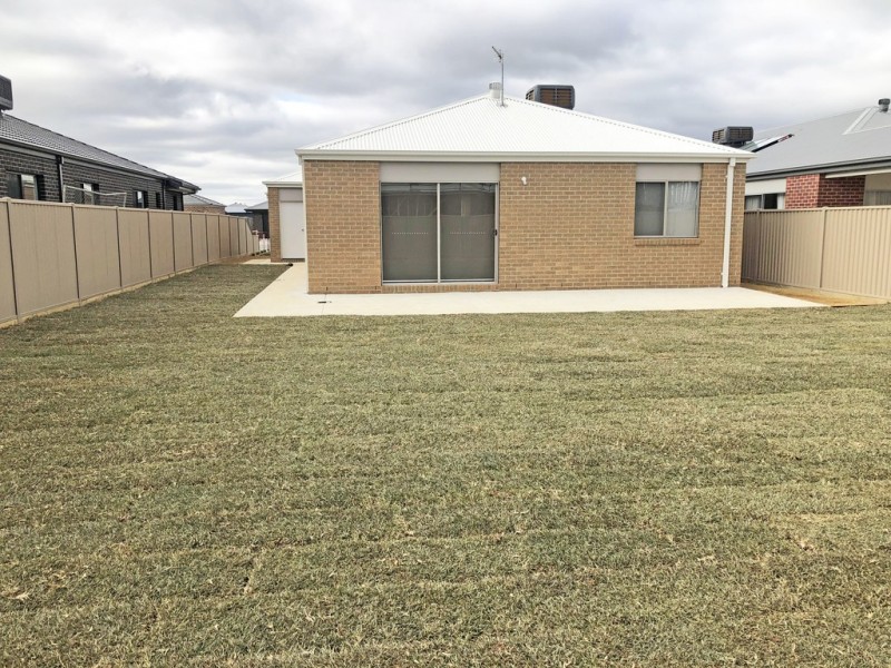 36 Neway Avenue, Delacombe VIC 3356