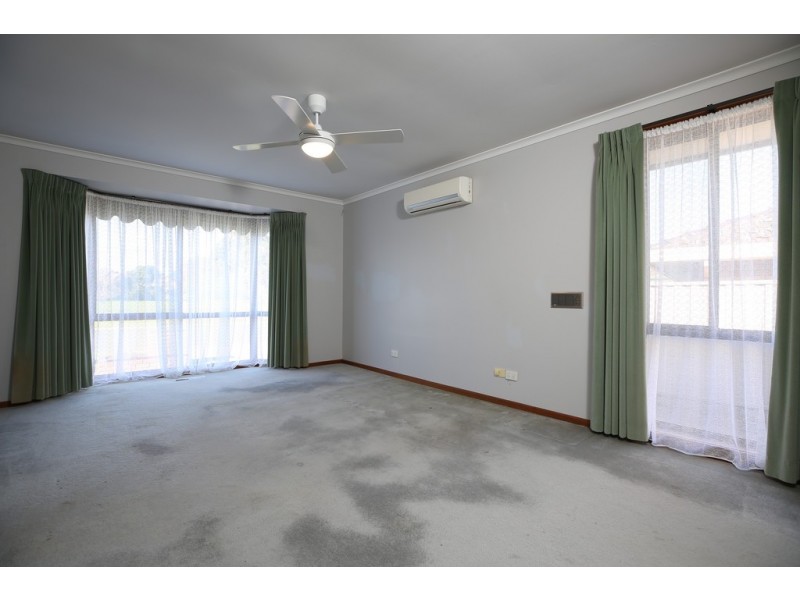 15 Shaw Avenue, Wendouree VIC 3355