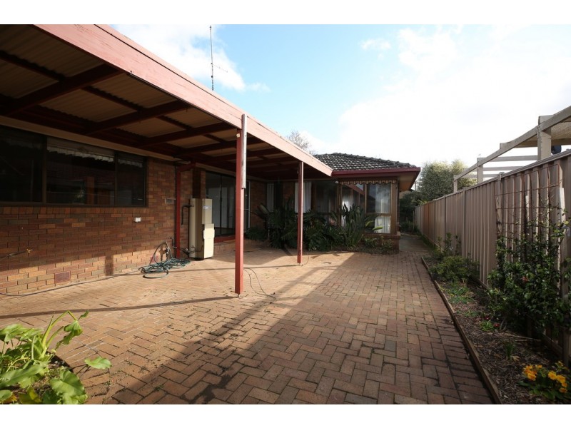 15 Shaw Avenue, Wendouree VIC 3355