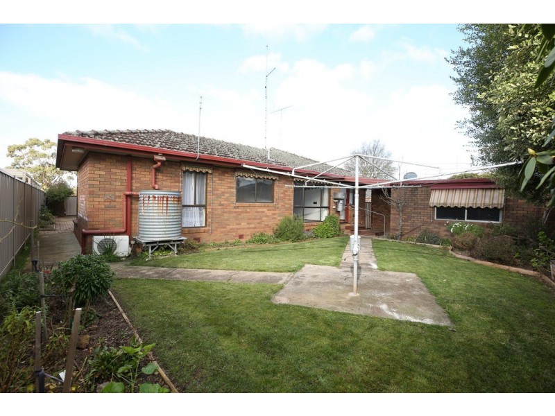 15 Shaw Avenue, Wendouree VIC 3355