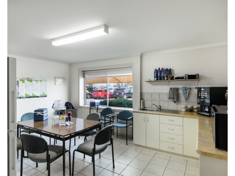 24 Old Creswick Road, Wendouree VIC 3355