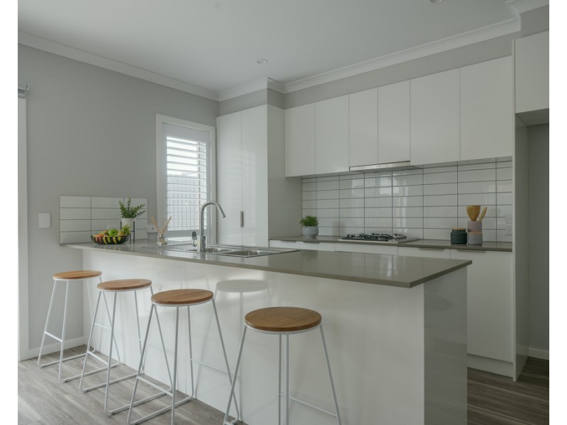 3/7a Spencer Street, Canadian VIC 3350