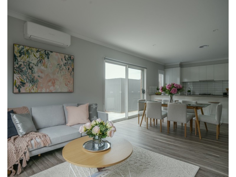 3/7a Spencer Street, Canadian VIC 3350