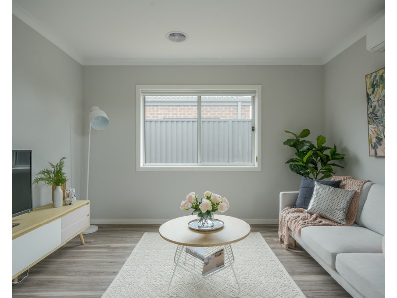 3/7a Spencer Street, Canadian VIC 3350