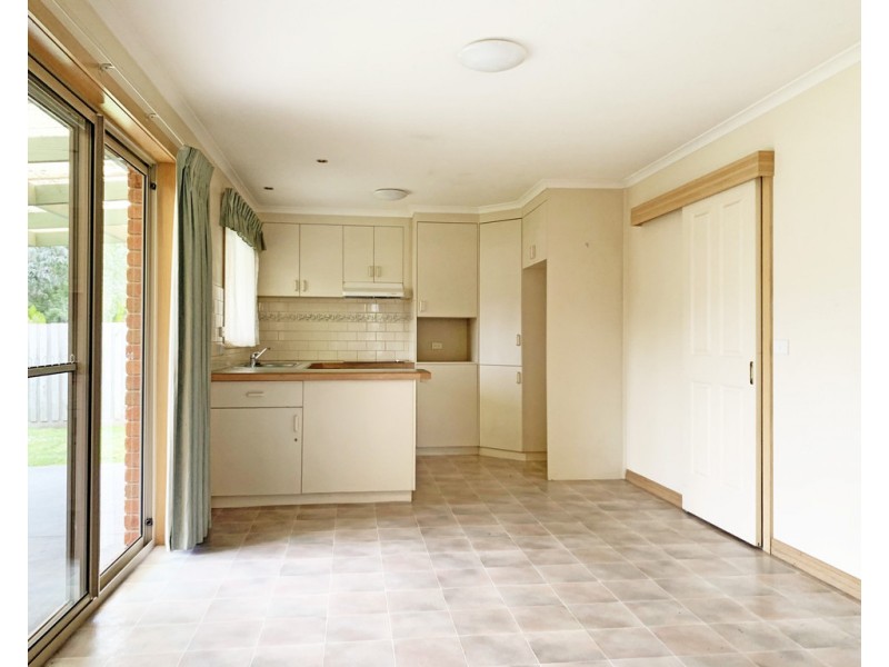 33 Recreation Road, Mount Clear VIC 3350