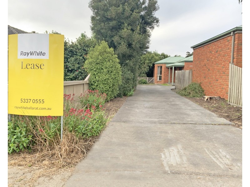 33 Recreation Road, Mount Clear VIC 3350