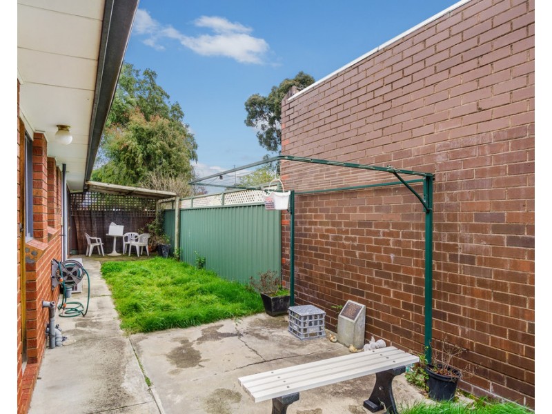 2/711 Ripon Street South, Redan VIC 3350