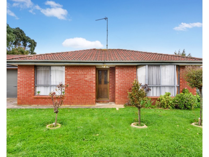 2/711 Ripon Street South, Redan VIC 3350