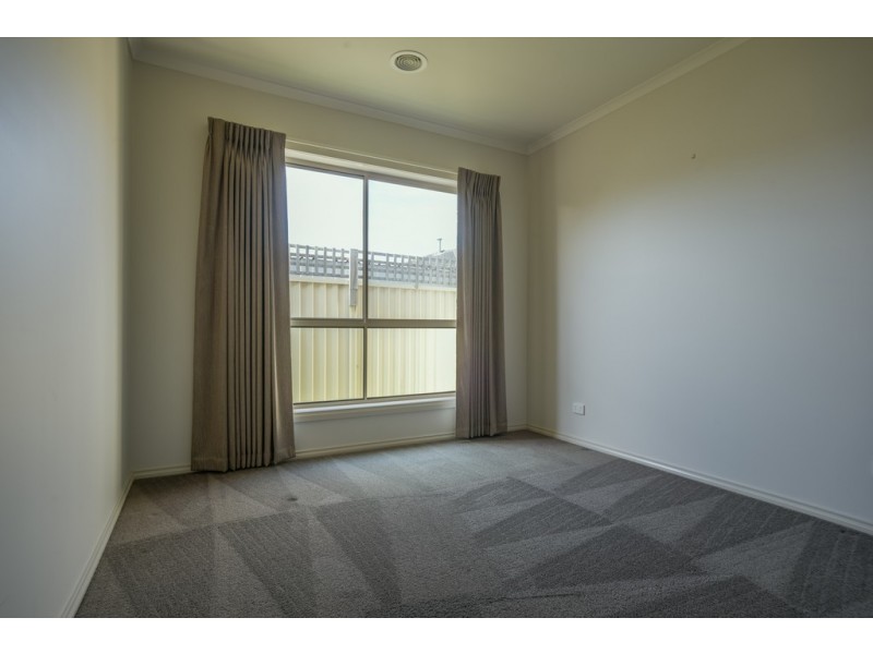 26 Westcliffe Crescent, Sebastopol VIC 3356