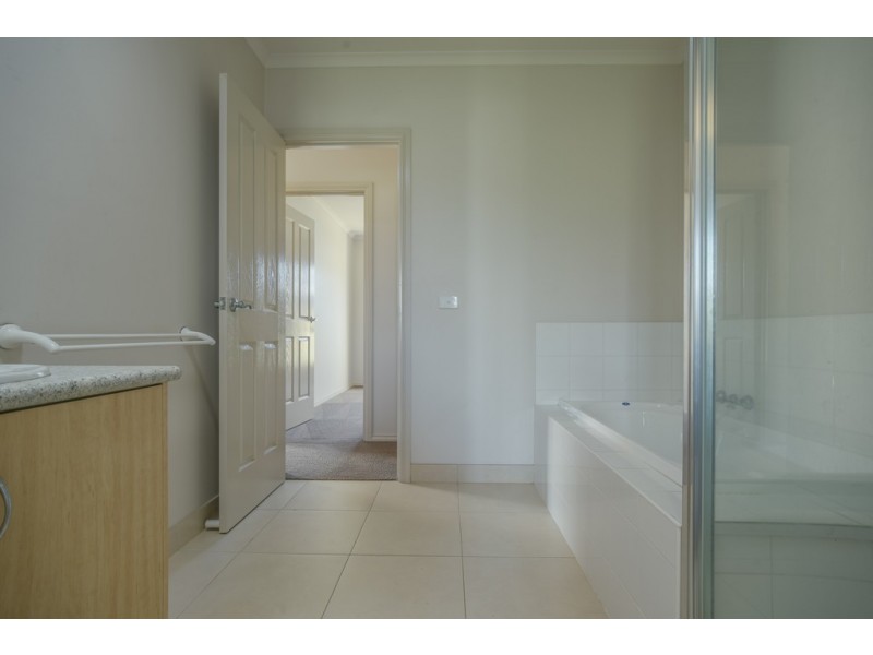 26 Westcliffe Crescent, Sebastopol VIC 3356