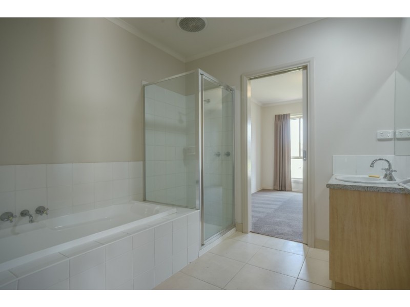 26 Westcliffe Crescent, Sebastopol VIC 3356
