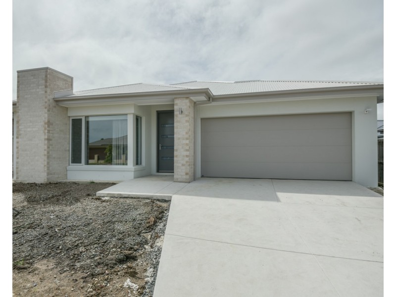 22 Evergreen Drive, Alfredton VIC 3350