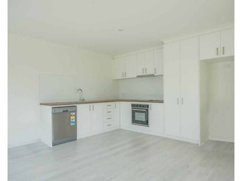 1/102a Lylia Avenue, Mount Clear VIC 3350