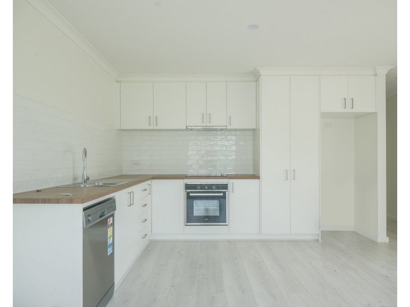 1/102a Lylia Avenue, Mount Clear VIC 3350