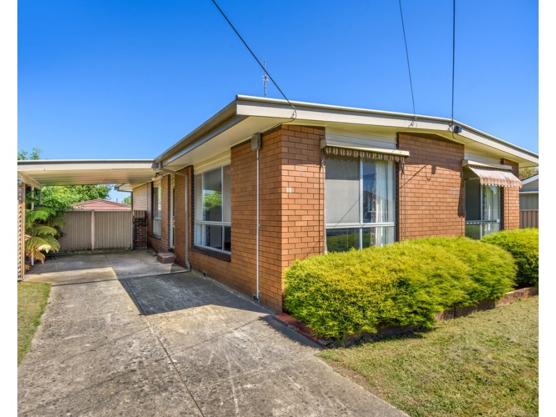 11 Maude Street, Wendouree VIC 3355