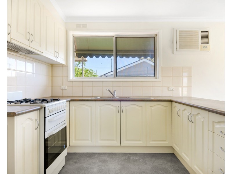 11 Maude Street, Wendouree VIC 3355