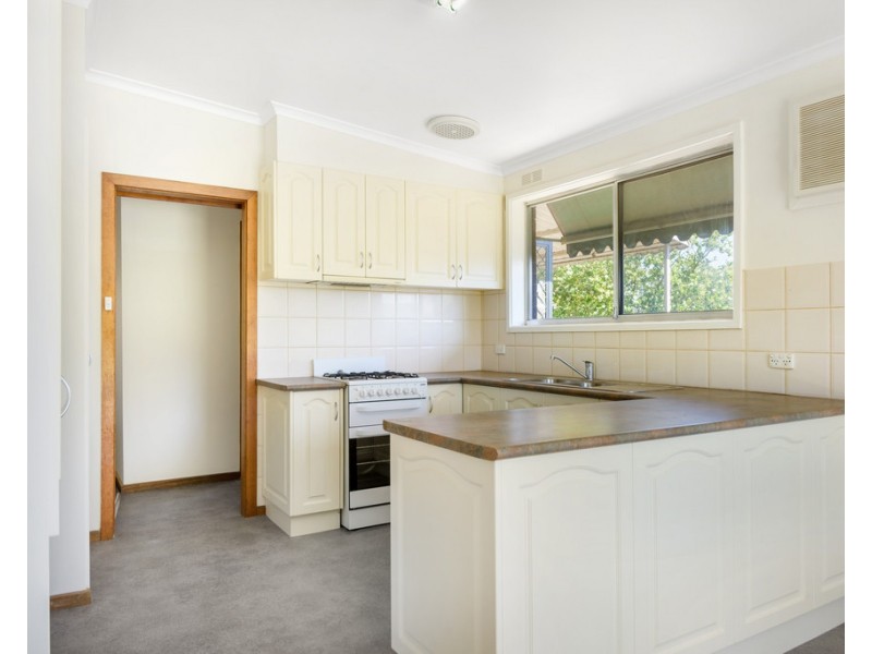 11 Maude Street, Wendouree VIC 3355