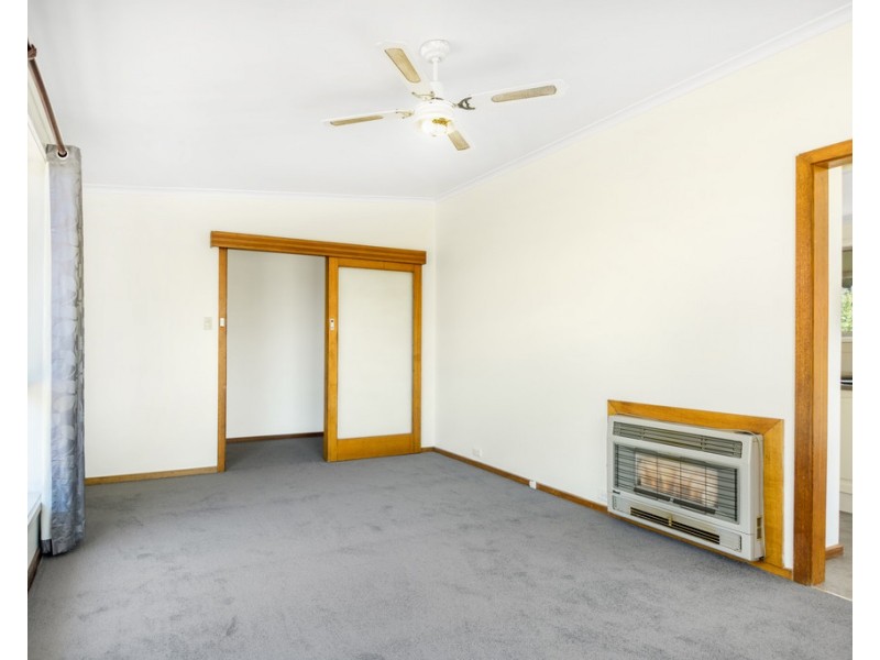 11 Maude Street, Wendouree VIC 3355