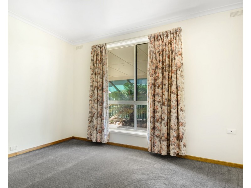 11 Maude Street, Wendouree VIC 3355