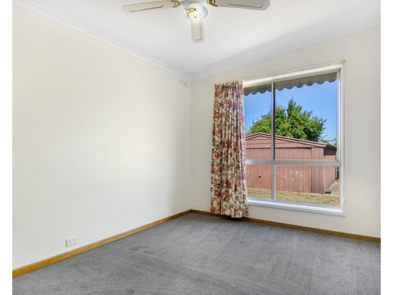 11 Maude Street, Wendouree VIC 3355