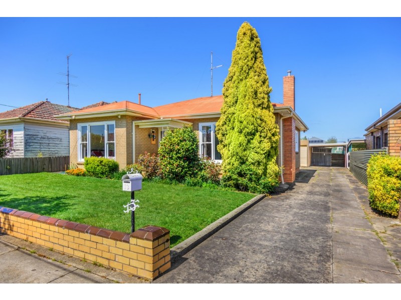 13 Fisher Street, Wendouree VIC 3355