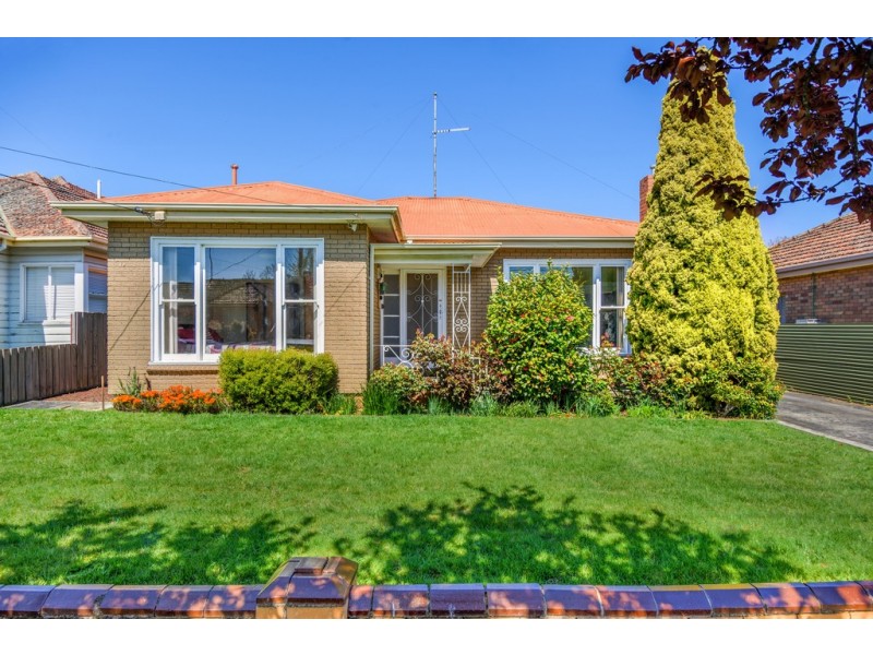 13 Fisher Street, Wendouree VIC 3355