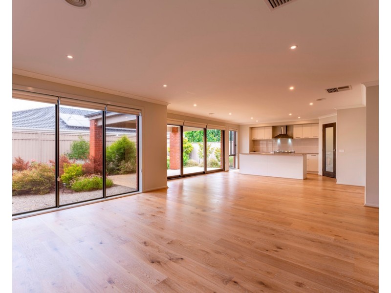 15 Portsea Street, Alfredton VIC 3350